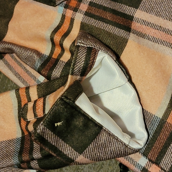 HAWALILI plaid Button-down Long-sleeve Shirt - Picture 4 of 9